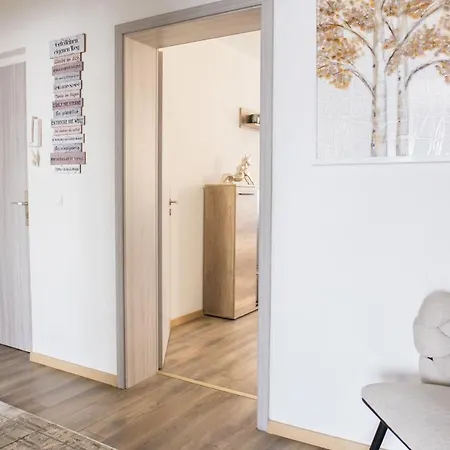 T&k Near Messe Fair Trade Duesseldorf Und Airport 2a Duisburgo